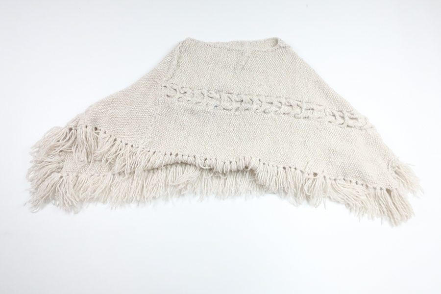 Stickad poncho från Okänt - Storlek 98/104 - Beige