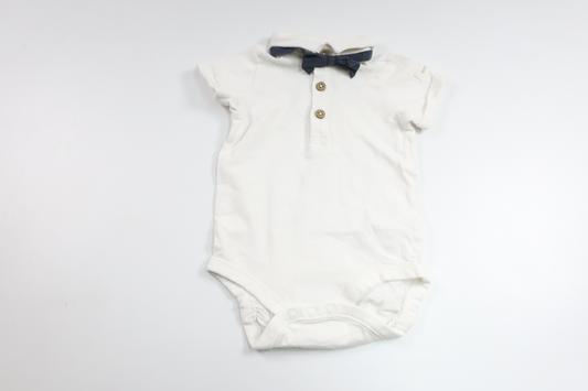 Finbody med fluga från Newbie - Storlek 56 - Vit