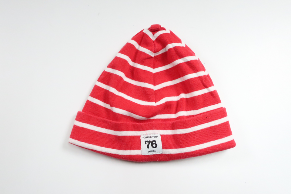 Stribet hue fra Polarn o. Pyret - Størrelse 36/38 - Rød