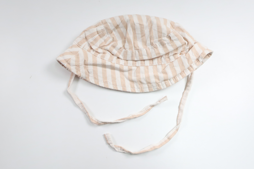 Randig solhatt från H&M - Storlek 74/80 - Beige