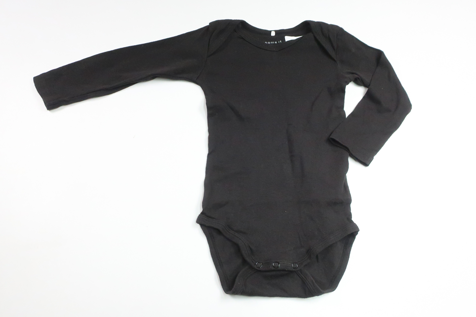 Body från Name It - Storlek 86 - Svart