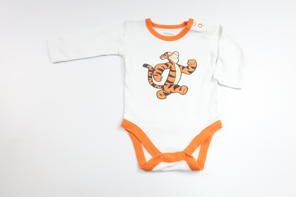 Body med Nalle Puh från Disney - Storlek 62 - Vit