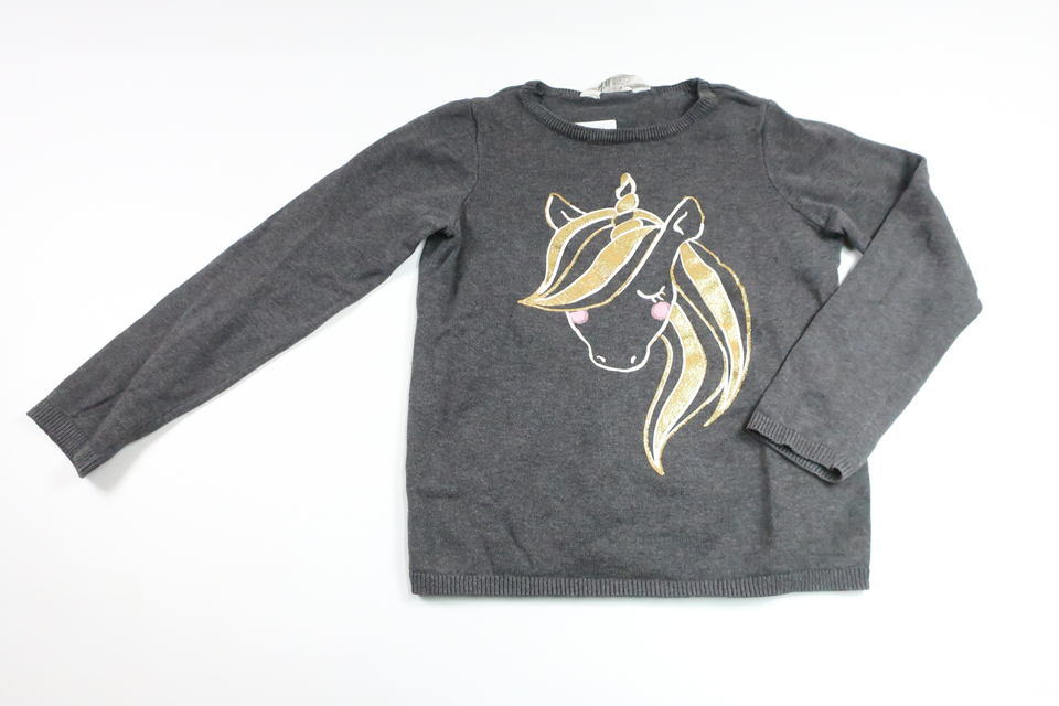 Stickad tröja med enhörning från H&M - Storlek 122/128 - Grå