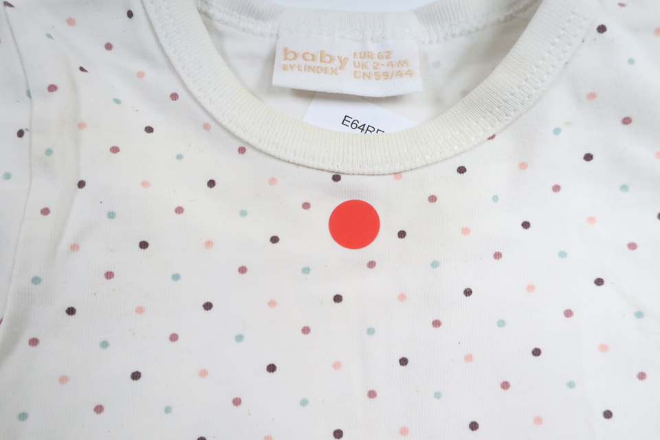 Prickig body från Lindex - Storlek 62 - Benvit