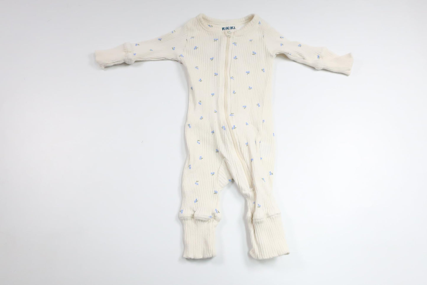 Ribbad pyjamas från Rikiki - Storlek 56 - Benvit