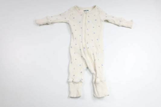 Ribbad pyjamas från Rikiki - Storlek 56 - Benvit