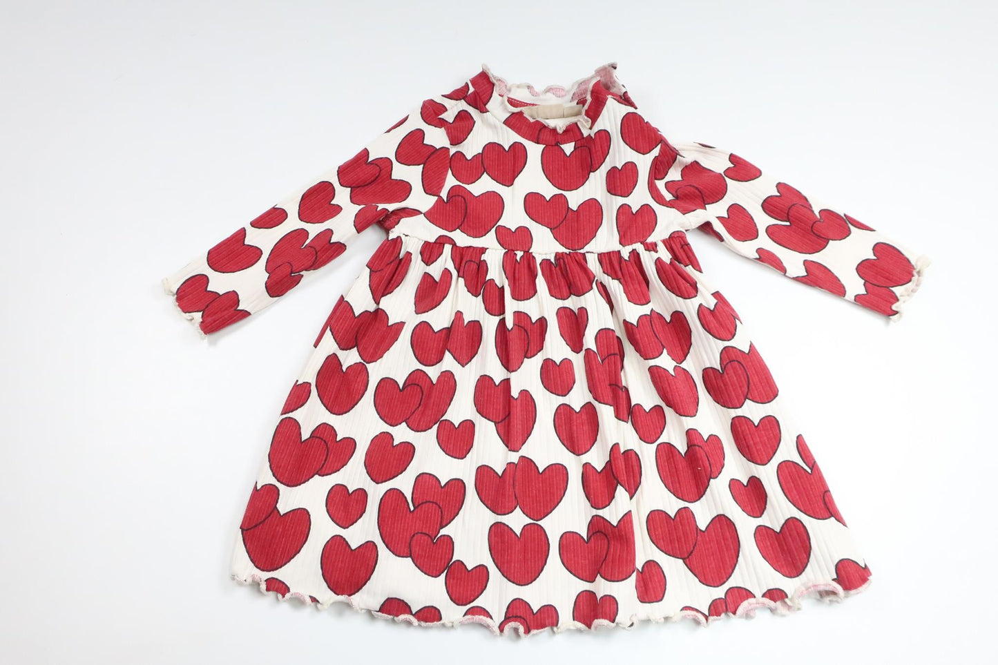Klänning med hjärtan från Sweetie - Storlek 74 - Benvit