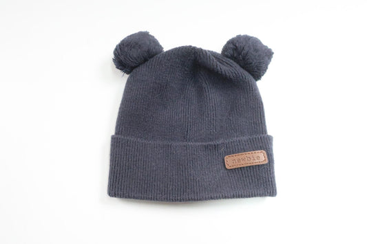 Mössa med tofs från Newbie - Storlek 40/42 - Marinblå