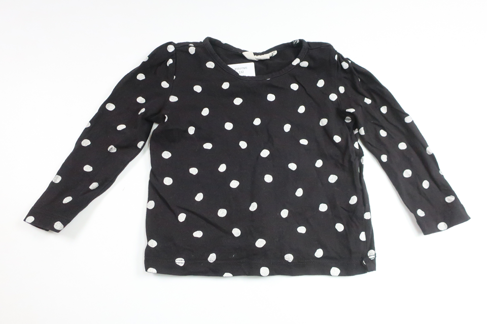 Prickig tröja från Kappahl - Storlek 86/92 - Svart