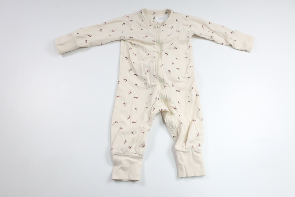 Blommig pyjamas från Åhléns - Storlek 62 - Benvit