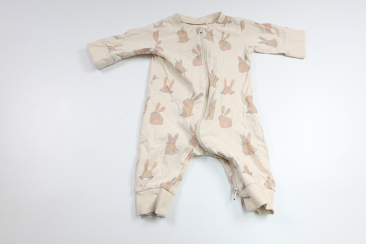 Pyjamas med kaniner från Lindex - Storlek 56 - Beige