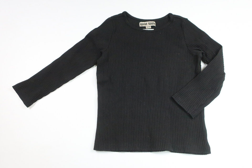 Ribbad tröja från Wai Wai - Storlek 98/104 - Svart