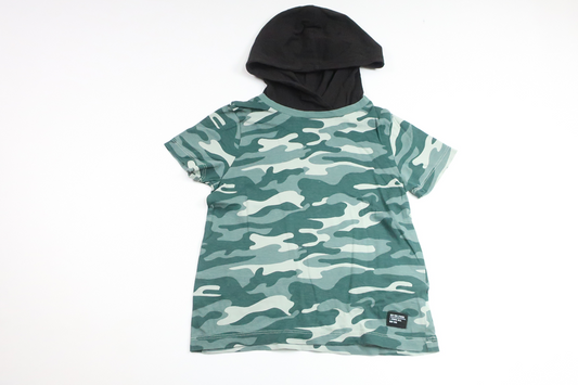 T-shirt med luva från Kappahl - Storlek 110/116 - Grön