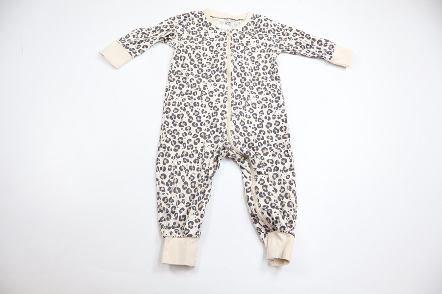 Leopardmönstrad pyjamas från Lindex - Storlek 80 - Benvit