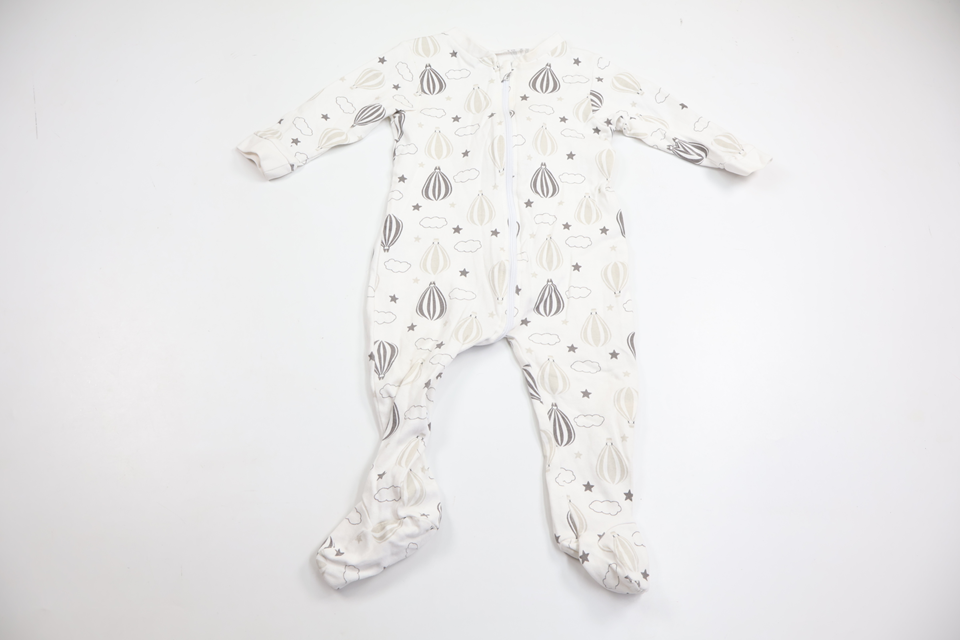 Pyjamas med luftballonger från Basic U - Storlek 74 - Vit