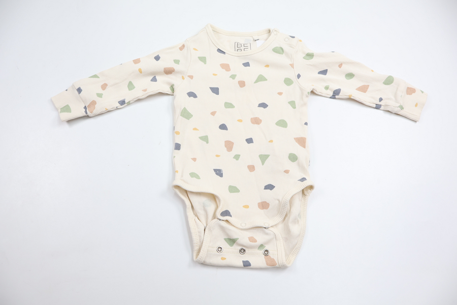 Ribbad body från BEBE - Storlek 70 - Benvit