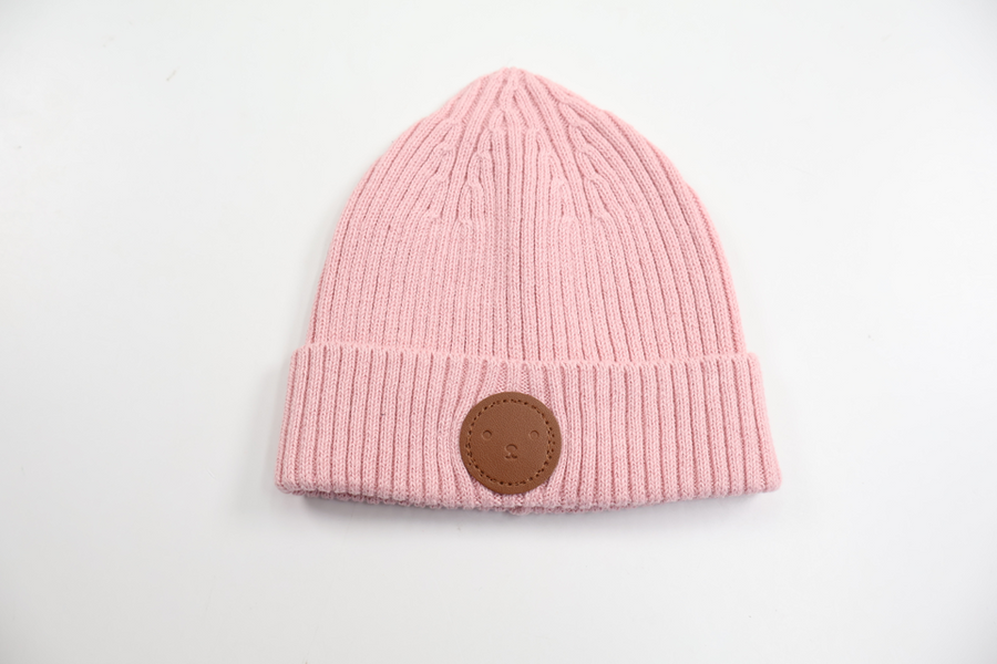Ribbstickad mössa från Kappahl - Storlek 44/46 - Rosa