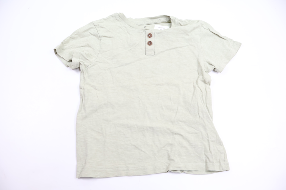 T-shirt från H&M - Storlek 110/116 - Grön