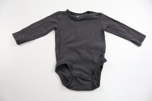 Body från H&M - Storlek 62/68 - Grå