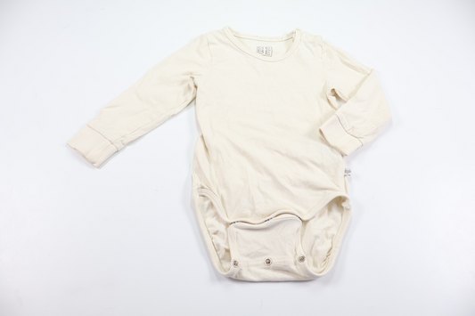Body från BEBE - Storlek 80 - Benvit