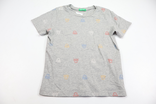T-shirt från United Colors of Benetton - Storlek 122 - Grå