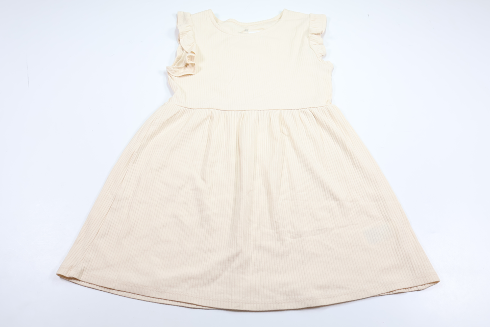 Ribbad klänning från H&M - Storlek 122/128 - Beige
