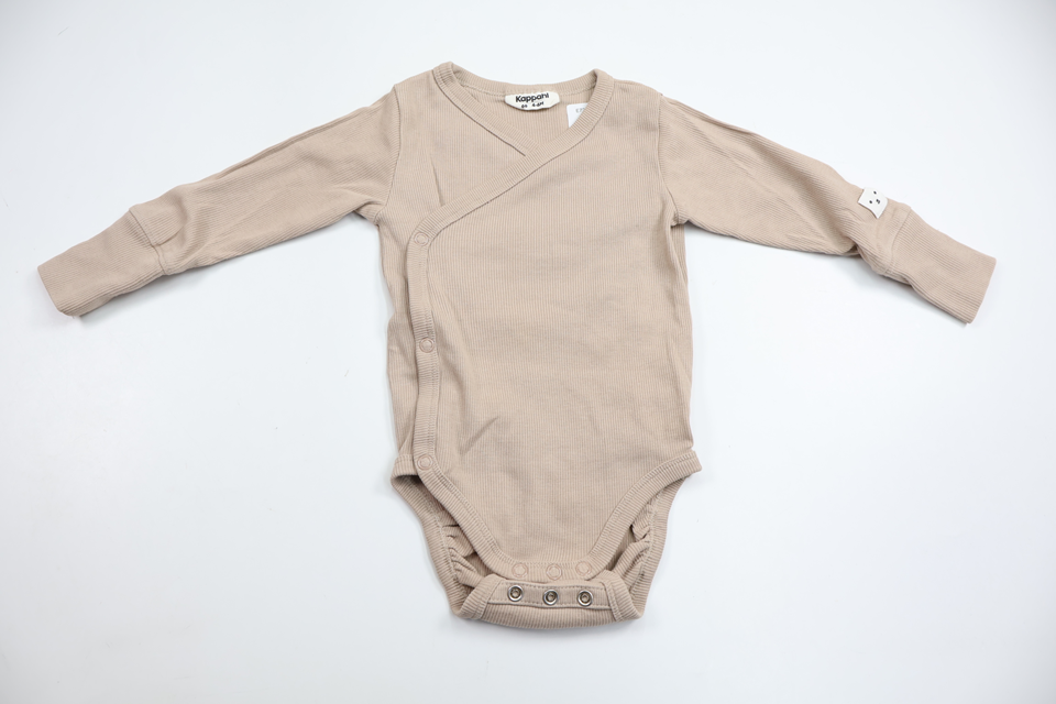 Ribbad omlottbody från Kappahl - Storlek 68 - Beige