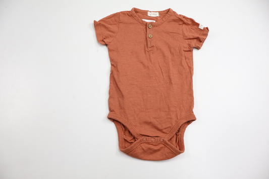 Body från Newbie - Storlek 74 - Brun