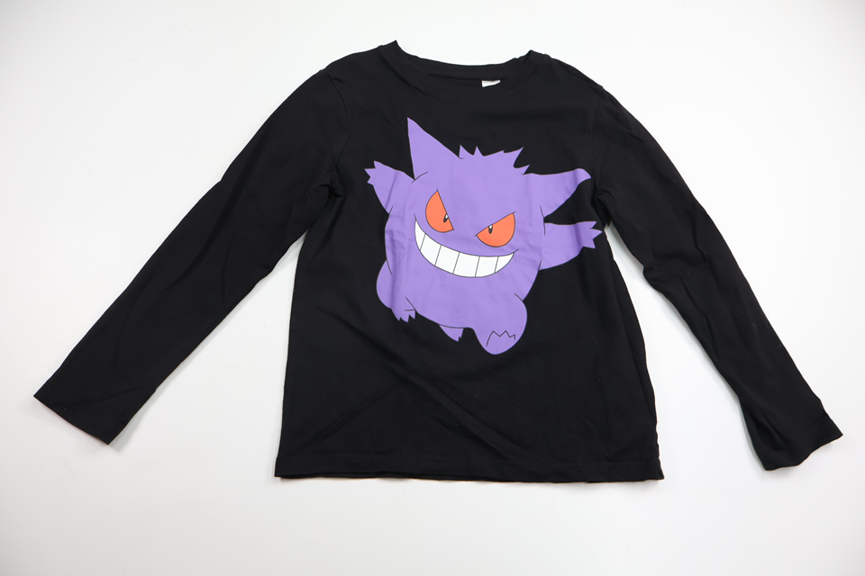 Tröja med Pokémon från H&M - Storlek 122/128 - Svart