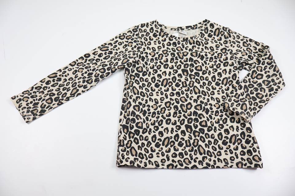 Leopardmönstrad tröja från Lindex - Storlek 122 - Beige