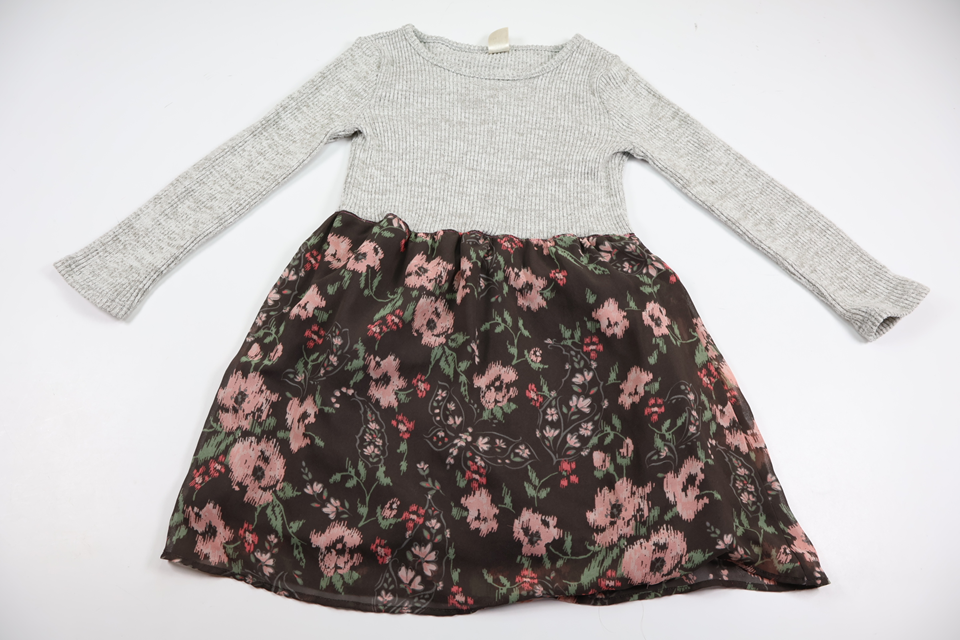 Klänning från Oshkosh B'gosh - Storlek 116 - Grå