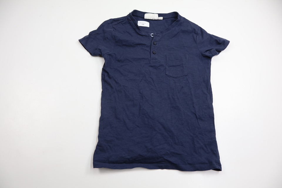 T-shirt från Denim Day - Storlek 122/28 - Marinblå