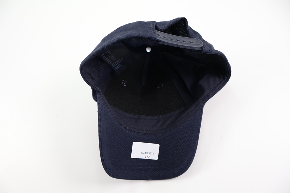 Keps från H&M - Storlek 98/104 - Marinblå