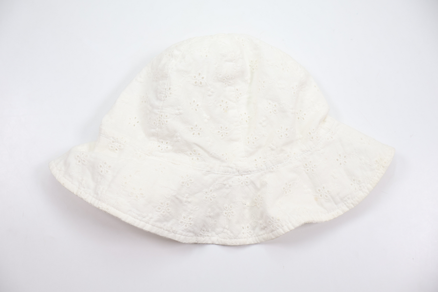 Solhatt från Lindex - Storlek 52/54 - Vit