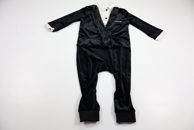 Jumpsuit "Smoking" från The Tiny Universe - Storlek 80 - Svart