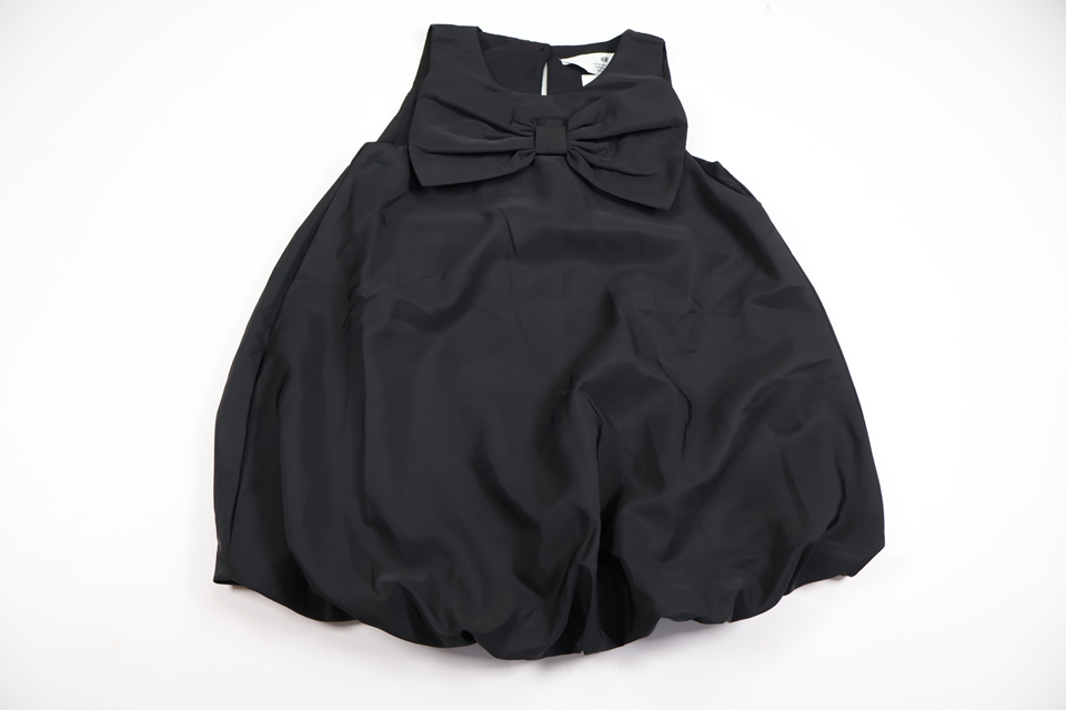 Klänning från H&M - Storlek 110 - Svart
