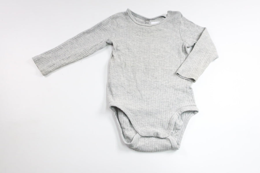 Ribbad body från H&M - Storlek 74 - Grå
