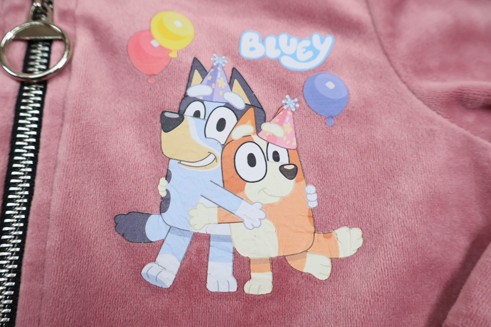 Kofta i velour med Bluey från Okänt - Storlek 104 - Rosa
