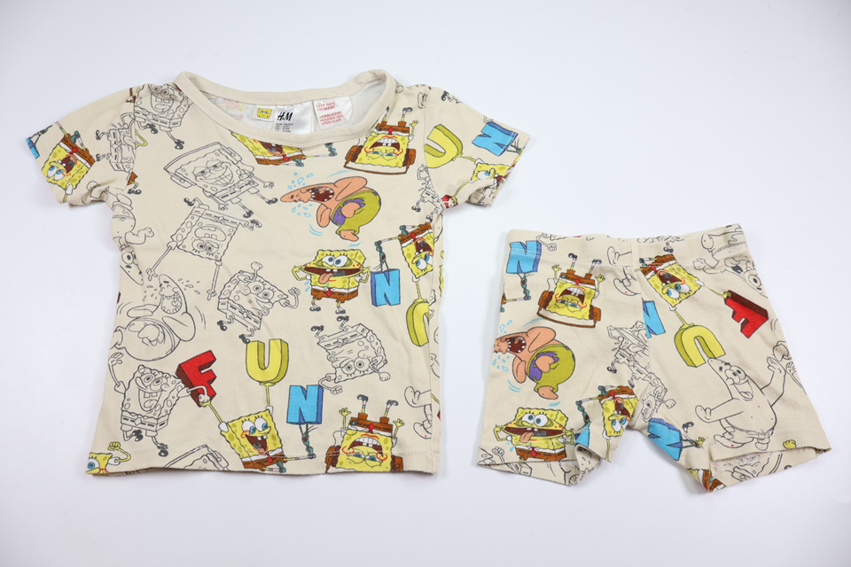 Tvådelad pyjamas med Sponge Bob från H&M - Storlek 98/104 - Benvit