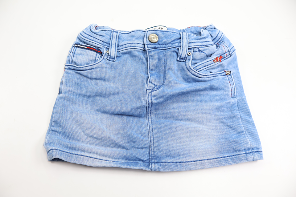 Kjol från Tommy Hilfiger - Storlek 104 - Denim
