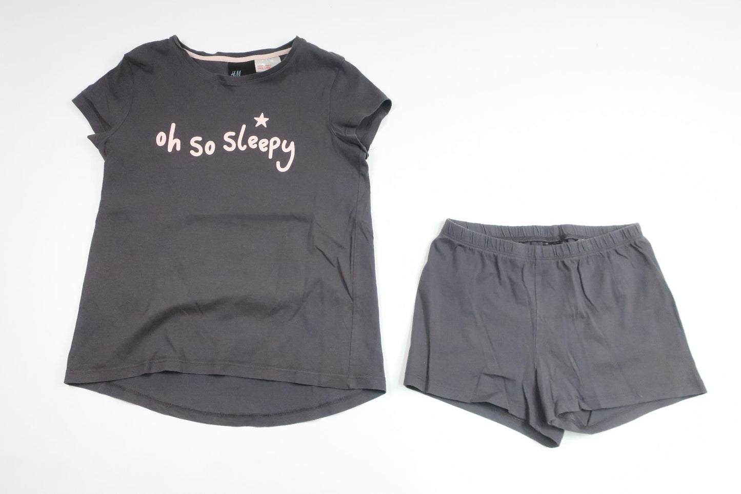 Tvådelad pyjamas från H&M - Storlek 122/128 - Grå