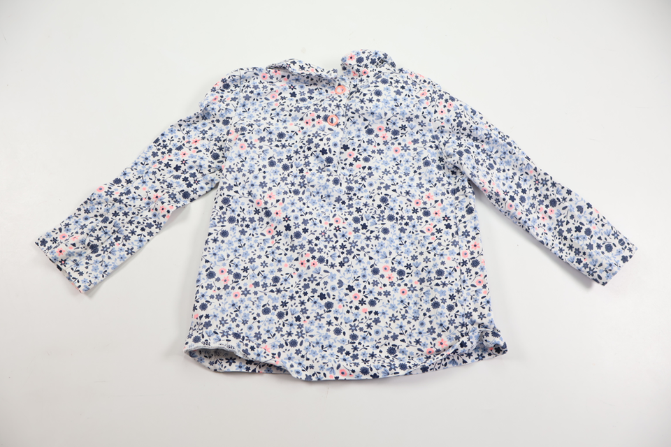 Blommig klänning från Baby Club - Storlek 74 - Blå