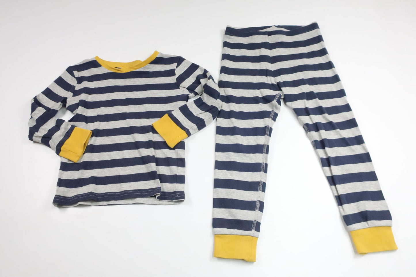 Tvådelad pyjamas från H&M - Storlek 98/104 - Marinblå