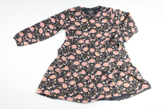 Blommig klänning från Name It - Storlek 110 - Marinblå