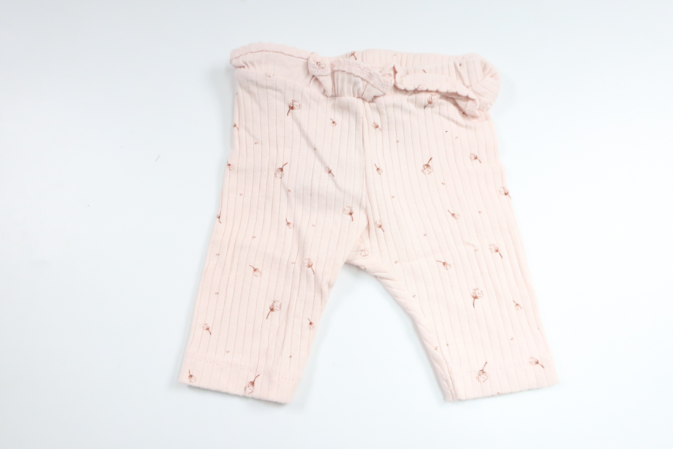 Ribbade shorts med volang från Fixoni - Storlek 50 - Rosa