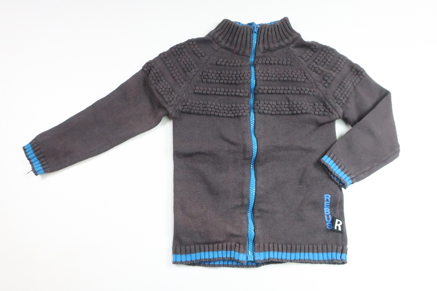 Stickad kofta från Rebus - Storlek 92 - Grå