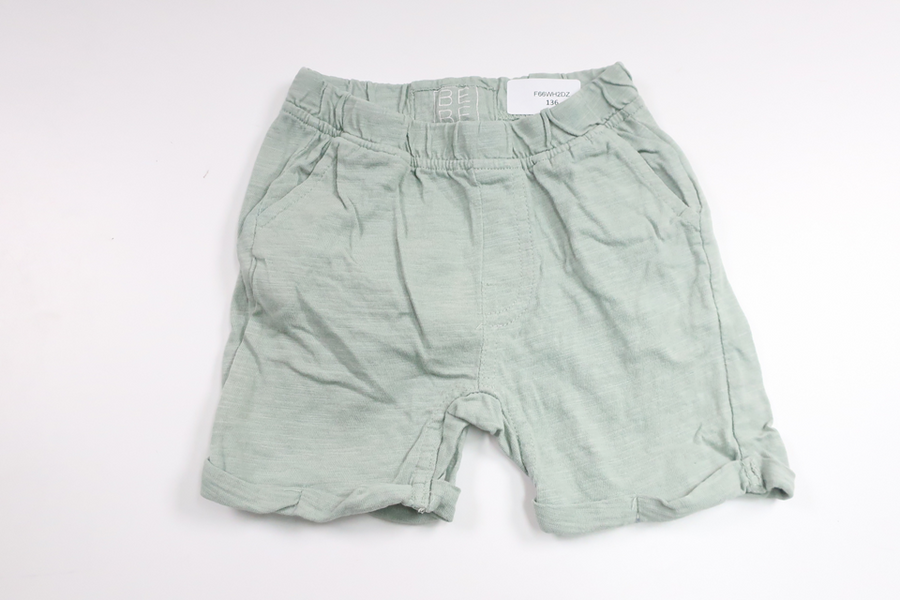 Shorts från BEBE - Storlek 70 - Grön