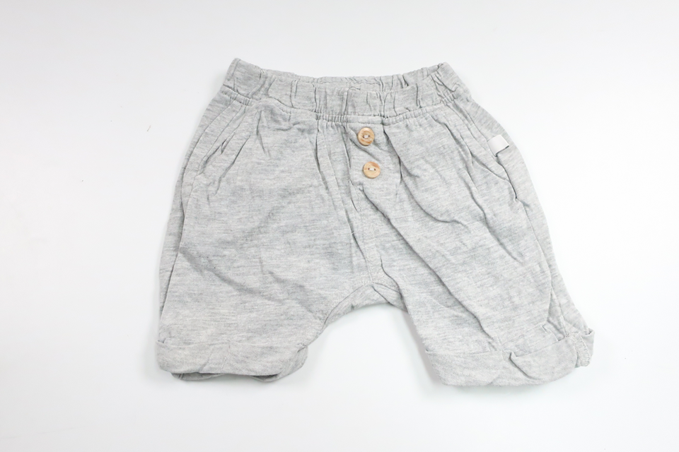 Shorts från BEBE - Storlek 60 - Grå