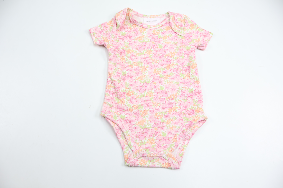 Blommig body från Laura Ashley - Storlek 56/62 - Rosa