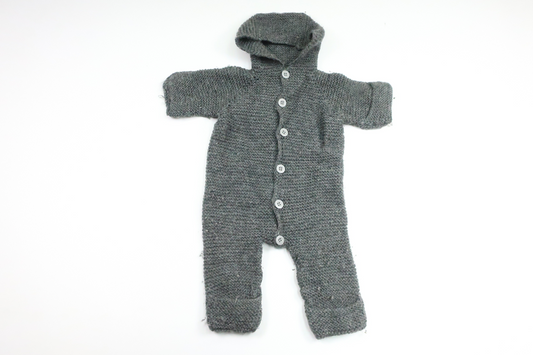 Stickad jumpsuit från Hemstickat - Storlek 62/68 - Grå